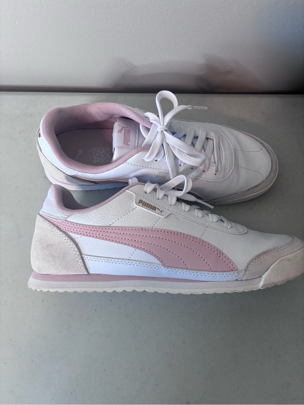 PUMA Women’s Carina Street Sneakers White Pink Gold Size 8.5